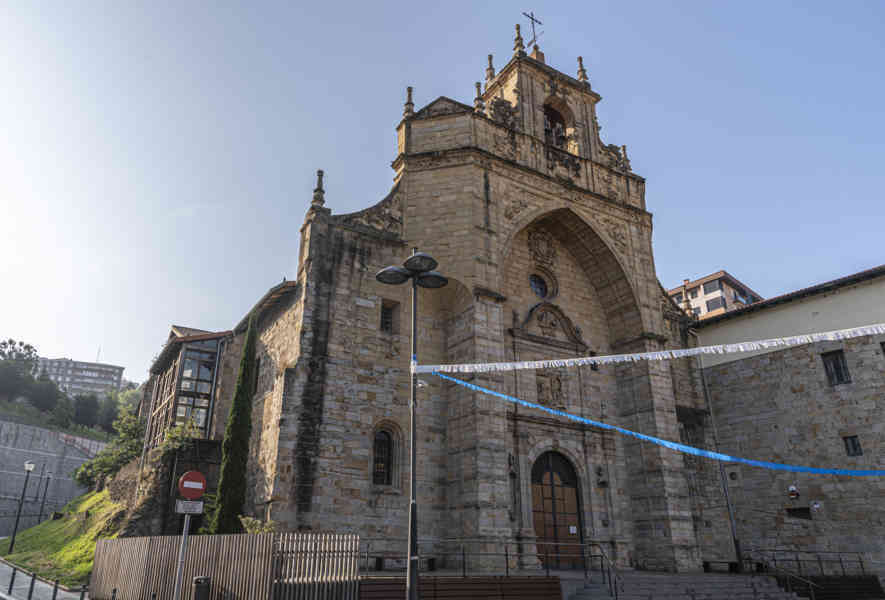Vizcaya - Bilbao - iglesia de la Encarnación.jpg